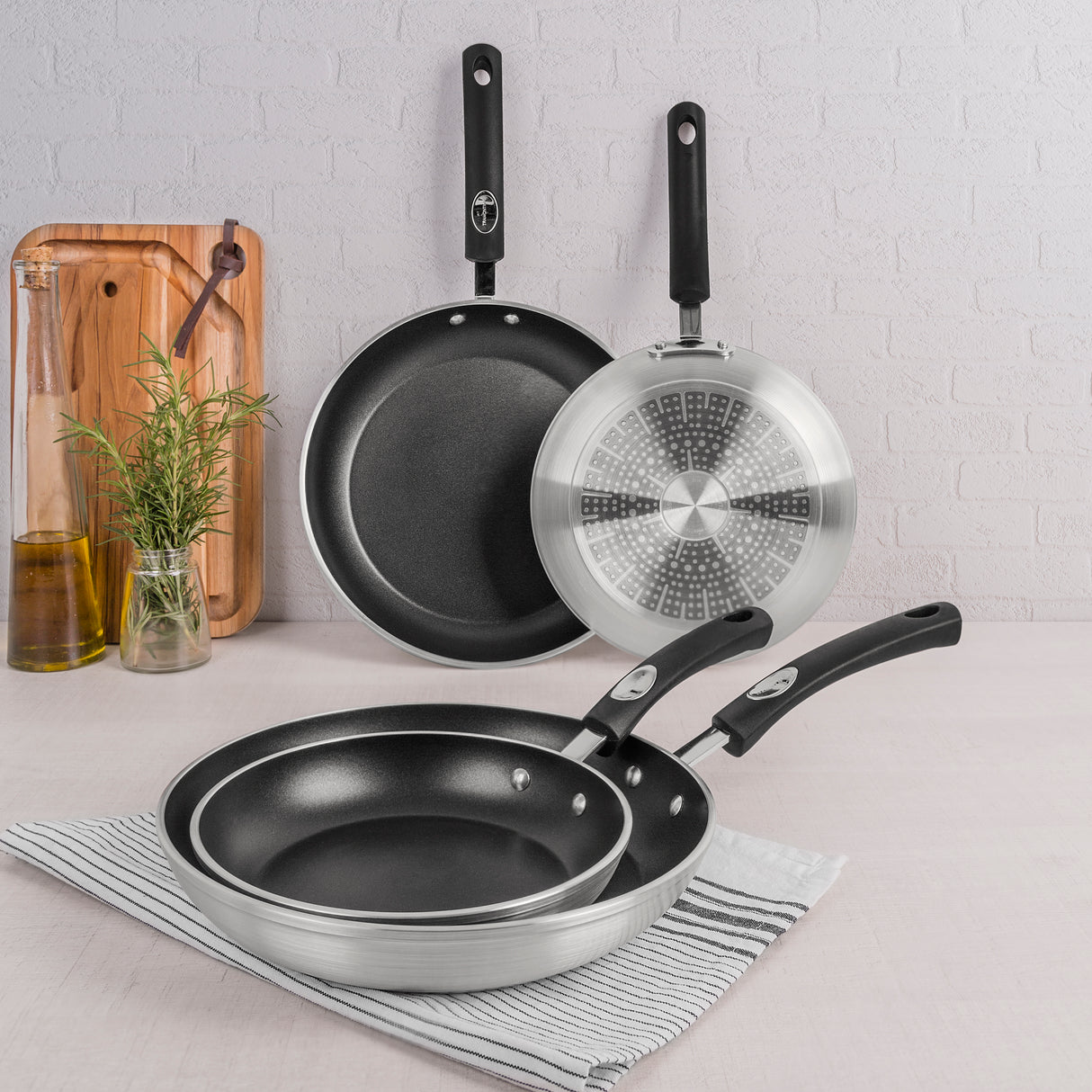 PROFESSIONAL FRYING PAN 28 CM