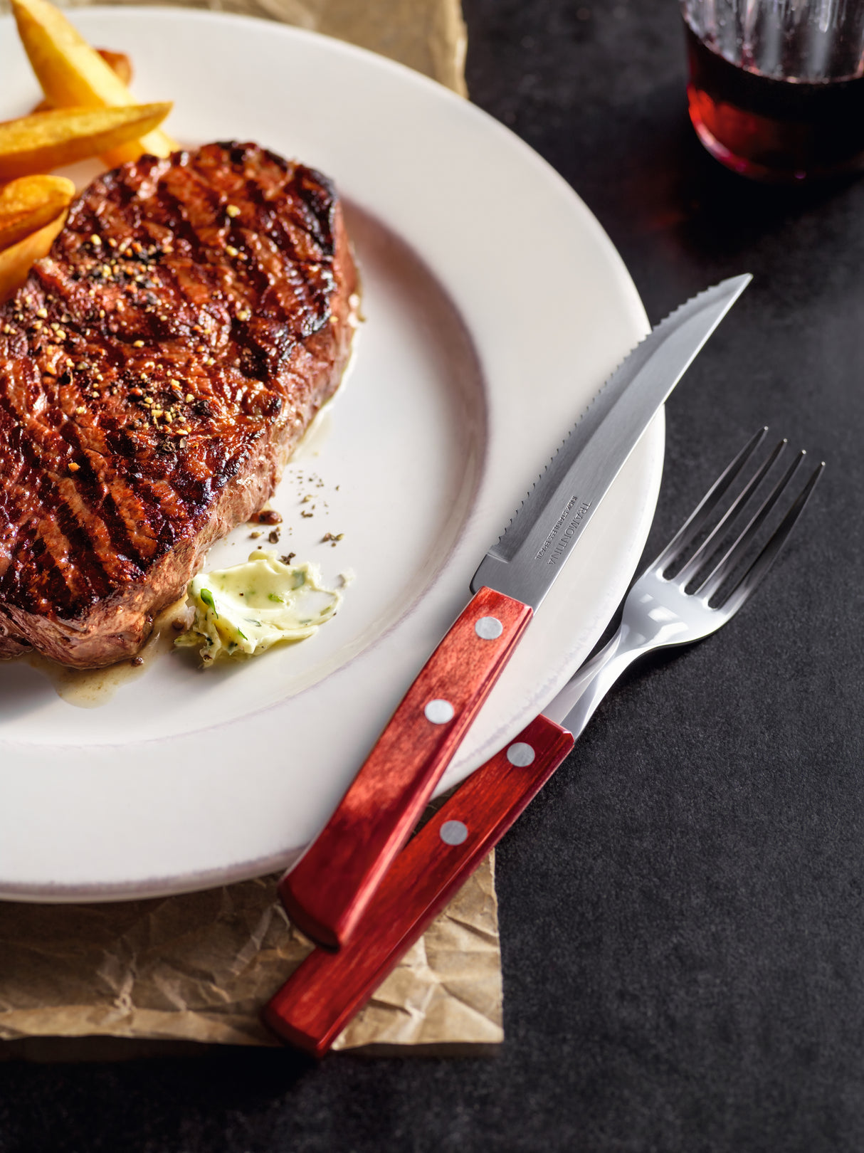 12-teiliges rotes Besteckset