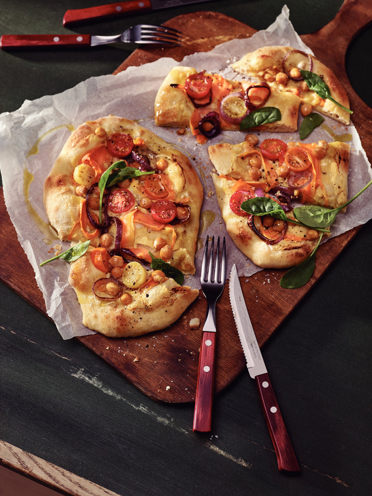 12-teiliges rotes Besteckset