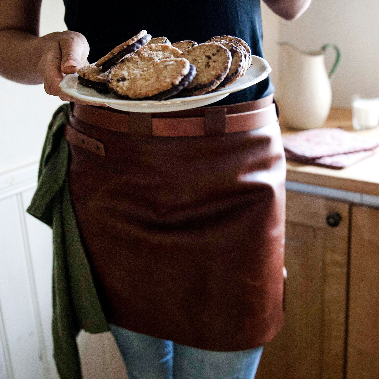 DARK BROWN WAIST APRON