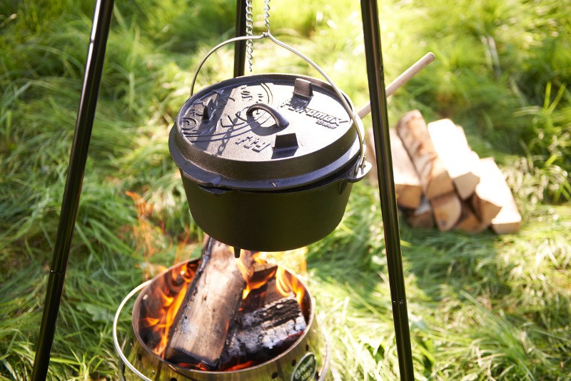 FT9 DUTCH OVEN WITH FEET