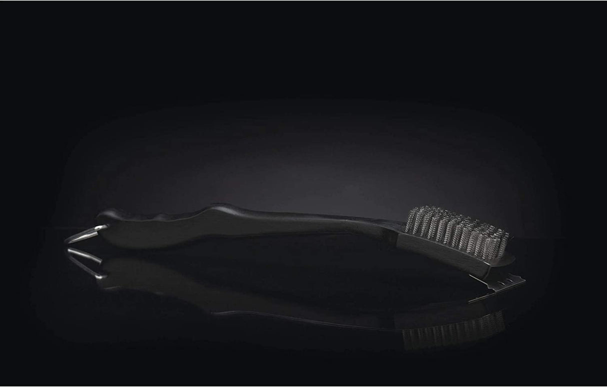 BRUSH WITH WOODEN HANDLE